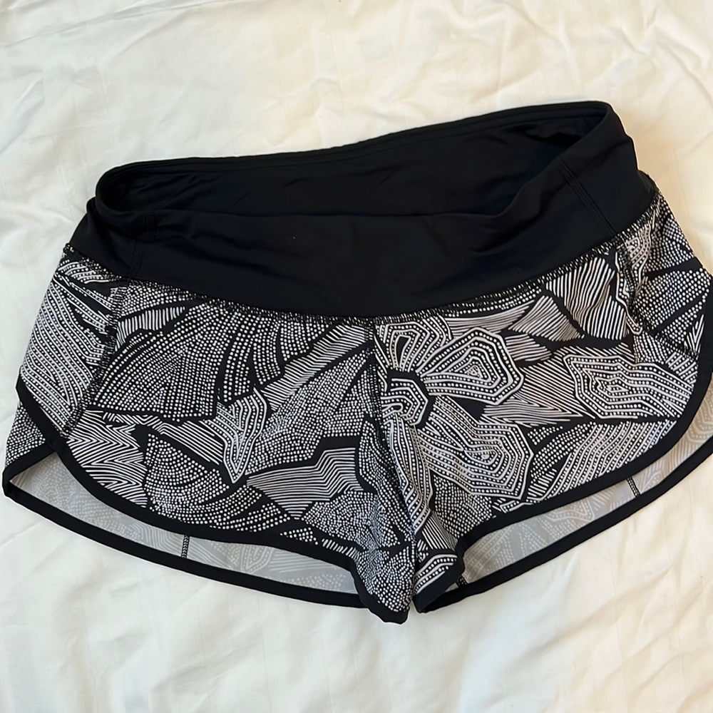 Lululemon Low Rise Patterned Shorts